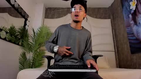 ThiagoFerreti online show from October 2025 03:17:02 AM