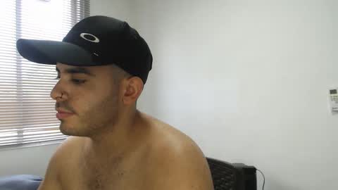 Snapshot of thiagohot_xx chatting on November 2025 08:43:01 PM Thiago online show from November 2025 08:43:01 PM