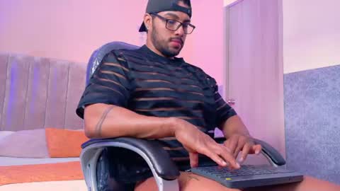 Thiago online show from July 2026 07:33:02 PM