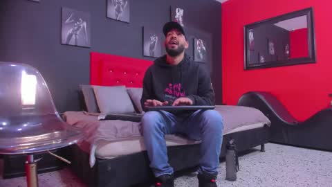 Thia Gomez online show from November 2025 12:38:01 PM