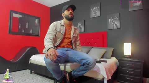 Thia Gomez online show from December 2025 12:14:01 PM