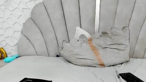 Thiago   online show from March 2026 08:20:02 AM