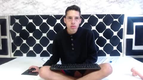 Thiago   online show from July 2026 01:32:02 AM