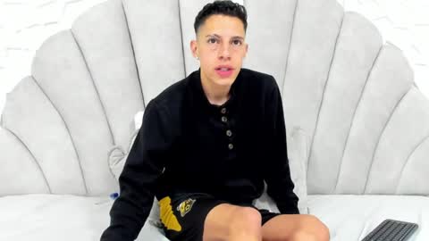Thiago   online show from July 2026 02:25:02 PM
