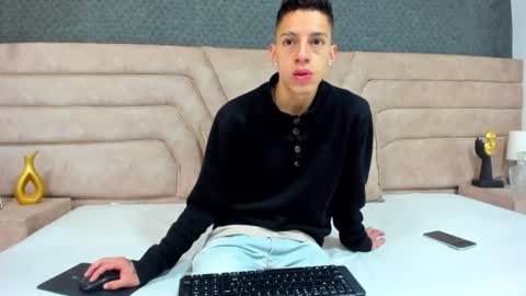 Thiago   online show from July 2026 12:23:01 PM