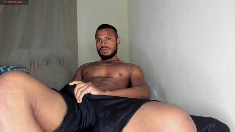 Snapshot of thiagosantos_ chatting on November 2025 12:13:02 AM Thiago Instagram online show from November 2025 12:13:02 AM