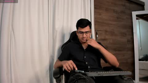 thiagovega_ online show from June 2026 03:54:02 AM