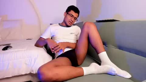 thiagovega_ online show from July 2026 04:19:01 AM