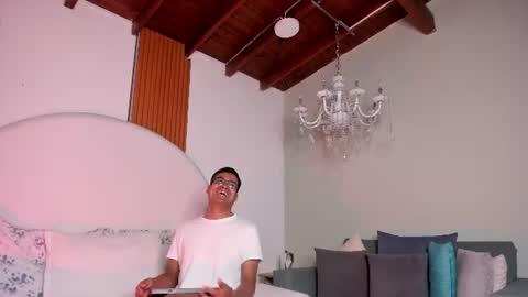 thiagovega_ online show from July 2026 05:05:01 AM