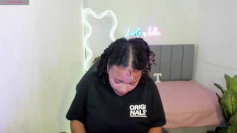 Snapshot of thiana_tay chatting on November 2025 04:03:01 AM thiana online show from November 2025 04:03:01 AM