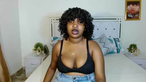 Snapshot of thickebonie chatting on April 2026 05:21:01 AM Nikita online show from April 2026 05:21:01 AM