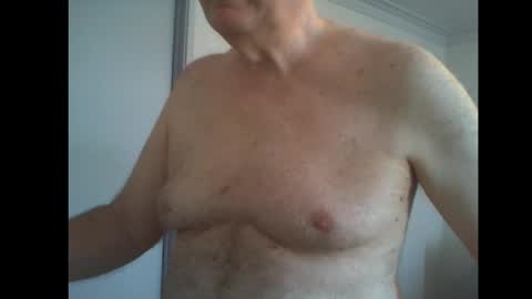 Snapshot of thickmelnik chatting on March 2025 12:07:01 AM James online show from March 2025 12:07:01 AM