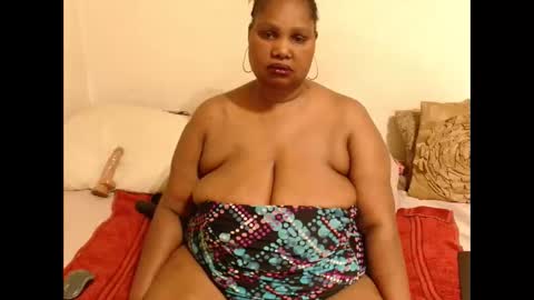 Snapshot of thicksexymellons chatting on November 2025 08:19:02 PM Pat online show from November 2025 08:19:02 PM