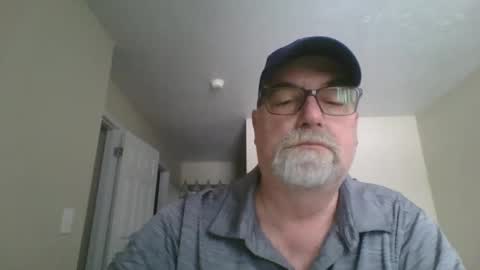 Snapshot of thickwhiteload chatting on December 2025 06:23:01 PM thickwhiteload online show from December 2025 06:23:01 PM