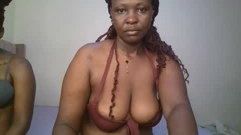 Snapshot of thicky_rue chatting on February 2026 12:07:01 AM Rue online show from February 2026 12:07:01 AM