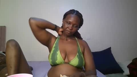 Snapshot of thicky_rue chatting on February 2026 12:30:02 AM Rue online show from February 2026 12:30:02 AM