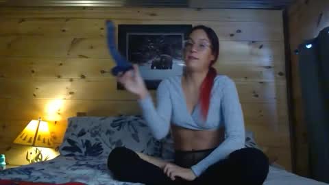 Snapshot of thicwhtcock chatting on February 2026 03:22:01 PM MissBear online show from February 2026 03:22:01 PM