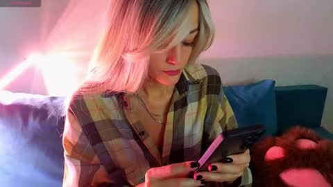 Snapshot of thief_of_hearts_ chatting on September 2025 09:53:02 AM thief_of_hearts_ online show from September 2025 09:53:02 AM