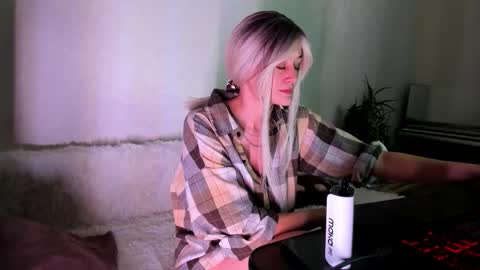 Snapshot of thief_of_hearts_ chatting on November 2025 12:19:01 AM thief_of_hearts_ online show from November 2025 12:19:01 AM