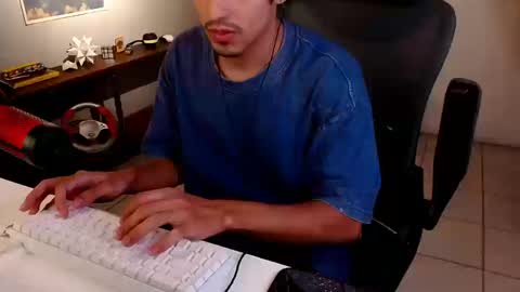 Snapshot of thieves_us chatting on March 2026 05:05:02 PM thieves_us online show from March 2026 05:05:02 PM