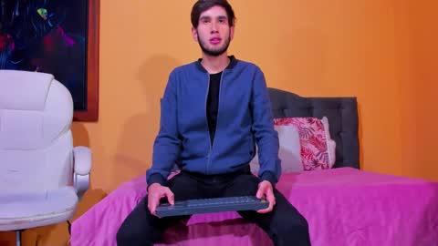 Snapshot of thiiago_tay chatting on December 2024 12:56:02 PM Thiiago online show from December 2024 12:56:02 PM