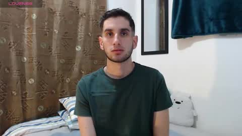 Snapshot of thiiago_tay chatting on October 2025 10:52:01 PM Thiiago online show from October 2025 10:52:01 PM