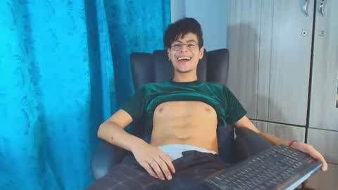 Thiago Saenzz online show from July 2026 11:08:02 PM