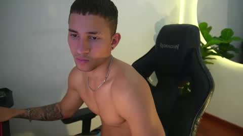 thin_tommy11 online show from January 2026 10:01:01 PM