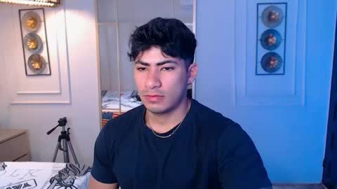 Snapshot of thirstmen_ chatting on January 2026 01:35:02 PM MICHAEL AND CRISS online show from January 2026 01:35:02 PM