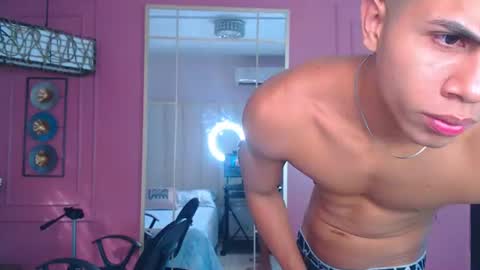 Snapshot of thirstmen_ chatting on July 2026 01:25:02 PM MICHAEL AND CRISS online show from July 2026 01:25:02 PM