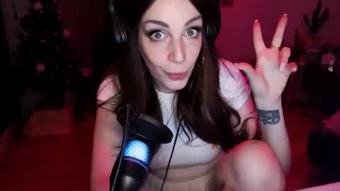 Snapshot of thirstypickle chatting on January 2025 08:55:01 PM Sarra Rhies online show from January 2025 08:55:01 PM