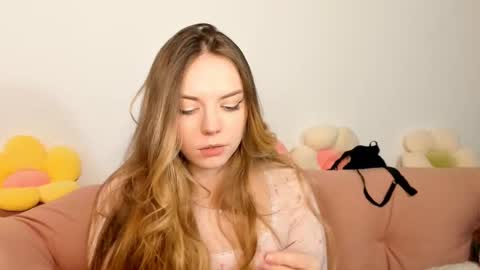 Amelia  shows on mondays fridays and sundays  if anything changes im giving updates on my fansly  online show from March 2025 09:27:02 PM