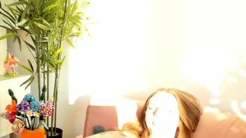 Snapshot of thisisamelia chatting on June 2026 05:01:02 PM Amelia shows on mondays fridays and sundays if anything changes im giving updates on my fansly online show from June 2026 05:01:02 PM
