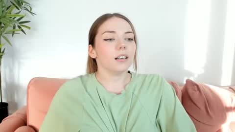 Snapshot of thisisamelia chatting on July 2026 03:55:01 PM Amelia shows on mondays fridays and sundays if anything changes im giving updates on my fansly online show from July 2026 03:55:01 PM