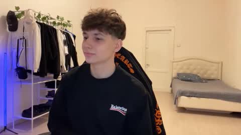 Thomas Hill online show from November 2025 08:19:01 PM