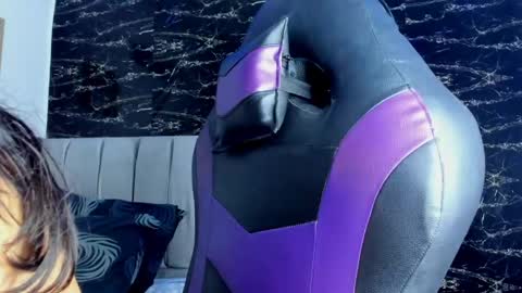 Snapshot of thomas__wayne chatting on May 2026 01:38:02 PM Thomas online show from May 2026 01:38:02 PM