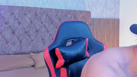 Thomas Brandon online show from December 2025 06:19:01 AM