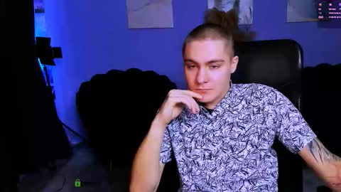 thomas_crow online show from November 2025 10:25:02 AM