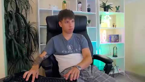 thomas_edisonn online show from July 2026 07:05:02 AM