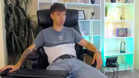 thomas_edisonn online show from July 2026 12:09:01 PM