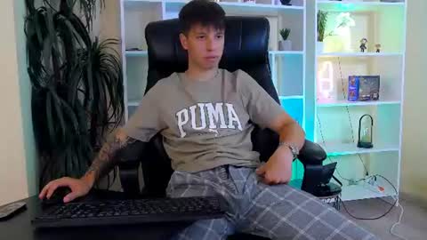thomas_edisonn online show from July 2026 12:20:02 PM