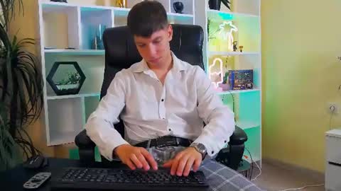 thomas_edisonn online show from July 2026 07:11:02 AM