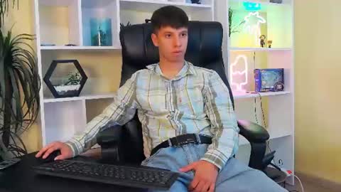 thomas_edisonn online show from July 2026 12:25:02 PM