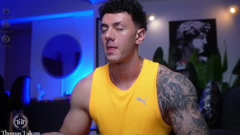 Snapshot of thomas_falcon1 chatting on January 2025 05:11:01 AM Thomas Falcon online show from January 2025 05:11:01 AM