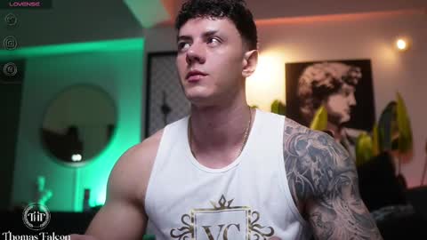 Snapshot of thomas_falcon1 chatting on March 2025 03:02:02 AM Thomas Falcon online show from March 2025 03:02:02 AM