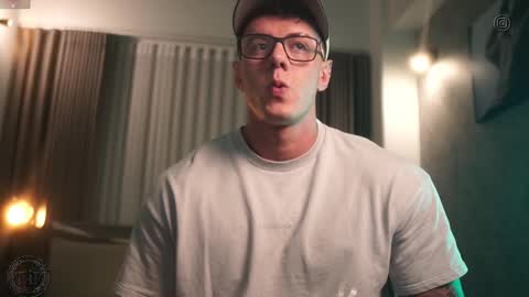 Snapshot of thomas_falcon1 chatting on September 2025 02:55:02 AM Thomas Falcon online show from September 2025 02:55:02 AM