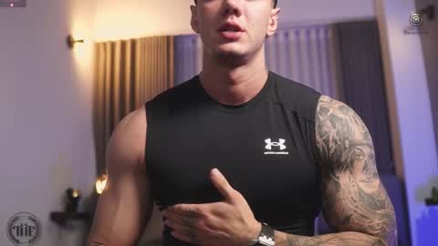 Snapshot of thomas_falcon1 chatting on October 2025 01:28:02 AM Thomas Falcon online show from October 2025 01:28:02 AM