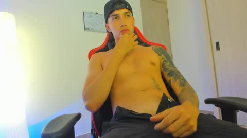 thomas_foxx online show from April 2026 05:12:02 AM