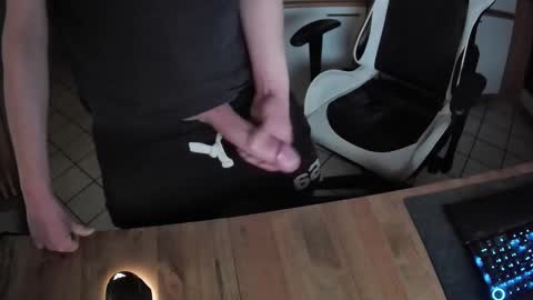 Snapshot of thomsdick chatting on March 2025 08:48:01 PM thomsdick online show from March 2025 08:48:01 PM