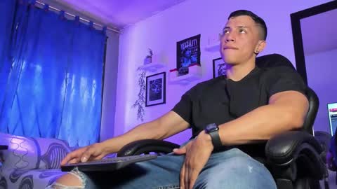 Snapshot of thomsevery chatting on October 2025 05:33:01 PM Thoms Every online show from October 2025 05:33:01 PM